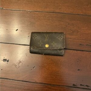 Louis Vuitton key holder used